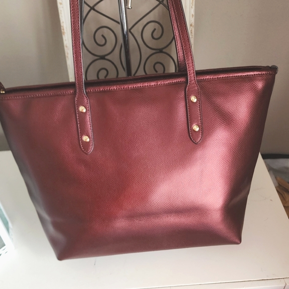Coach Metallic Cherry City Leather Tote Bag Guc - Picture 2 of 10